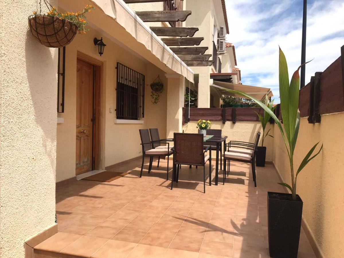산타 폴라 Nice House With Amazing Swimming Pool/ Just 5 Min From Beach 빌라 외부 사진